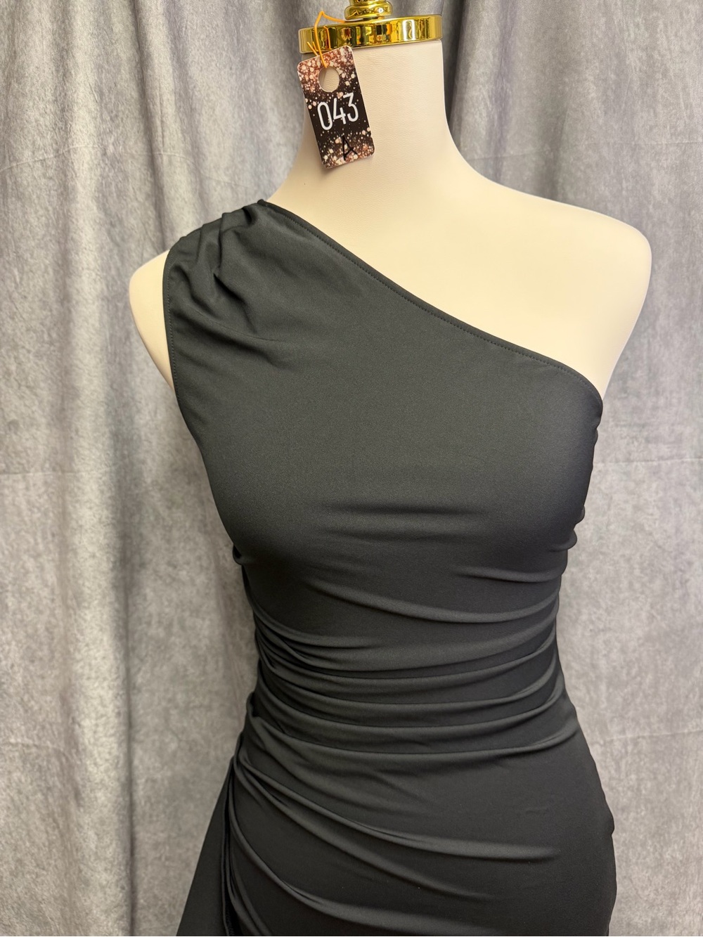 One-Shoulder Black Evening Dress - Picture 2 of 6